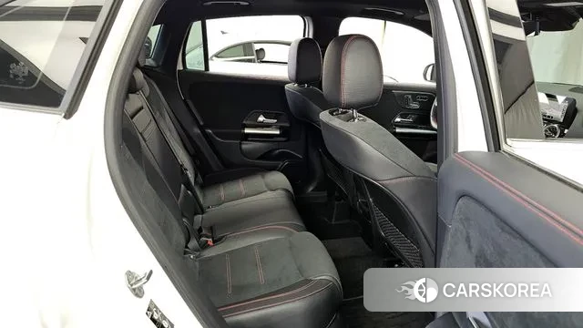 Mercedes-Benz GLA - Class H247 2023 Белый из Кореи, фото 3