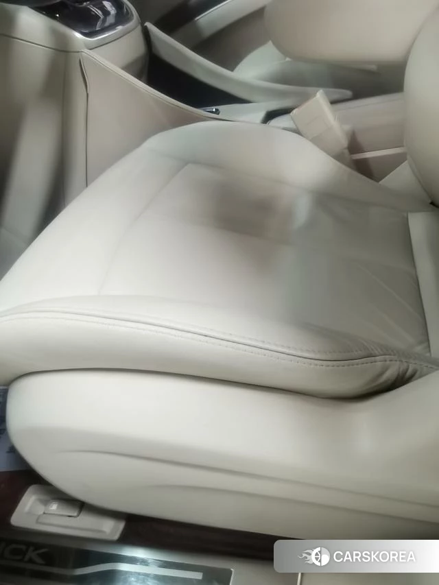 Buick GL8 2020 Белый из Китая, фото 3