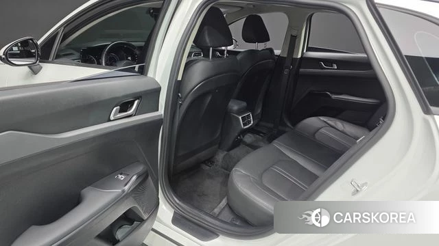 Kia K5 3rd generation 2023 Белый из Кореи, фото 3