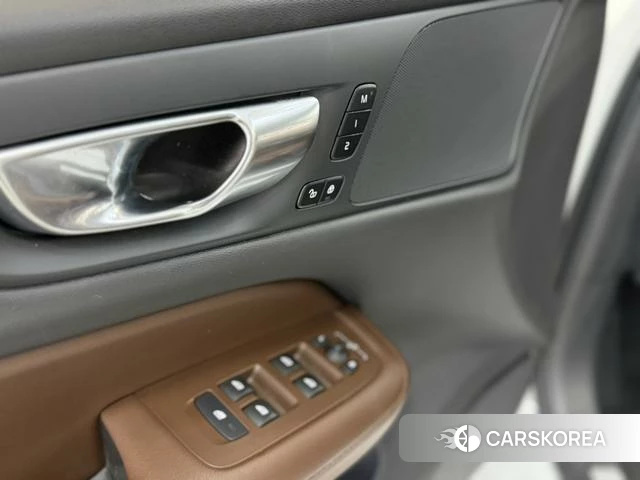 Volvo S60 2023 Белый из Китая, фото 3