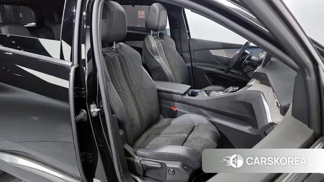 Peugeot 5008 second generation 2021 Черный из Кореи, фото 3