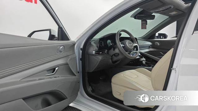 Hyundai Avante Hybrid (CN7) 2023 Белый из Кореи, фото 3