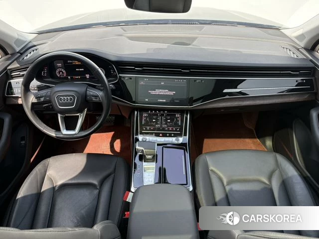 Audi Q7 2022 Черный из Китая, фото 3