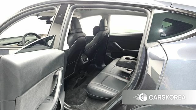 Tesla Model Y 2024 Серый из Кореи, фото 3
