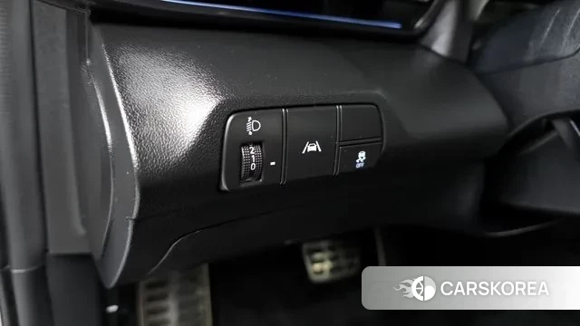 Hyundai Avante (CN7) 2023 Серебристо-серый из Кореи, фото 3