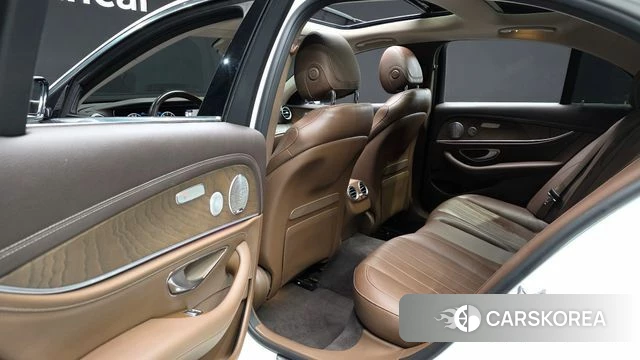 Mercedes-Benz E-Class W213 2019 Белый из Кореи, фото 3