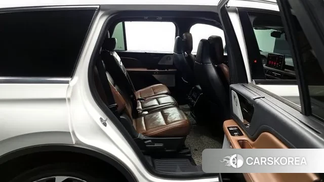 Lincoln Aviator 2nd generation 2022 Белый из Кореи, фото 3