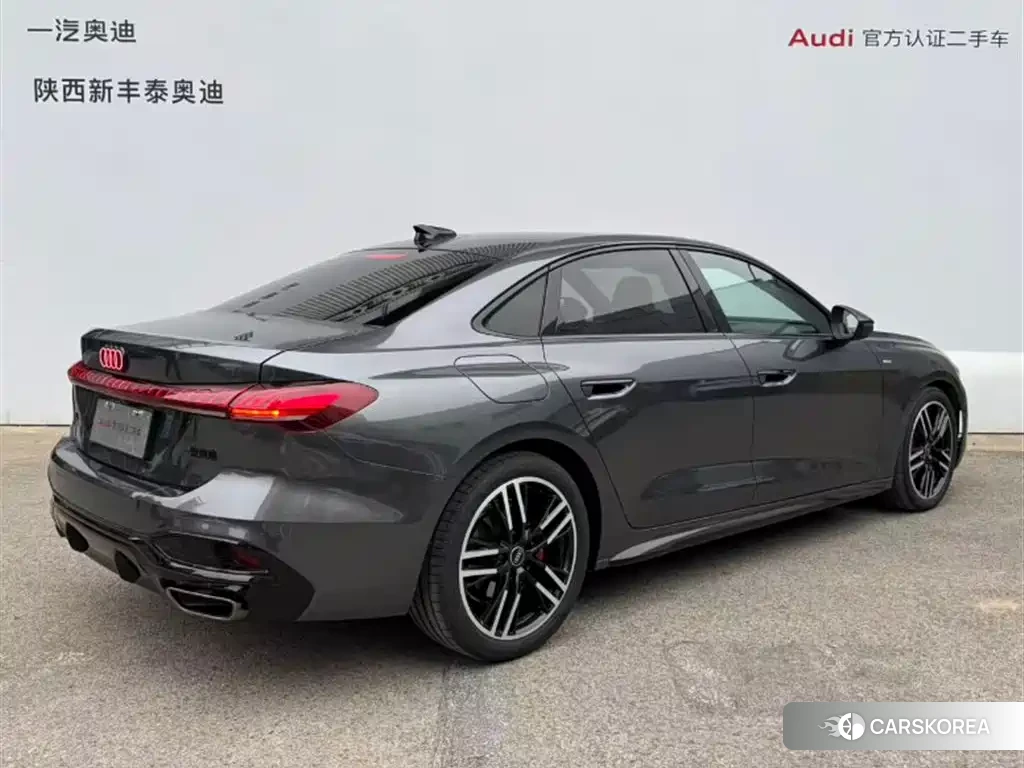 Audi A5L 2026 Silver/gray из Китая, фото 3