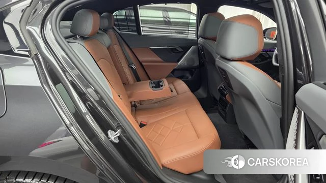 BMW 5 Series (G60) 2025 Серый из Кореи, фото 3