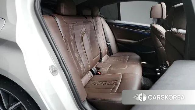 BMW 5 Series (G30) 2021 Белый из Кореи, фото 3