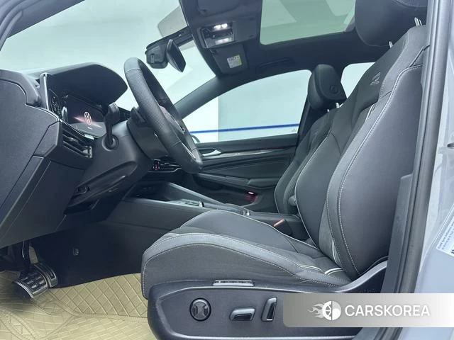Volkswagen Golf 2023 Темно-серый из Китая, фото 3