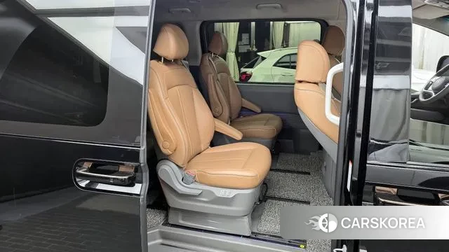 Hyundai Staria 2022 Черный из Кореи, фото 3