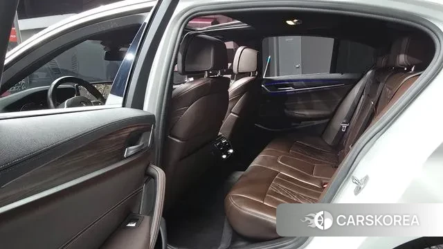 BMW 5 Series (G30) 2021 Белый из Кореи, фото 3