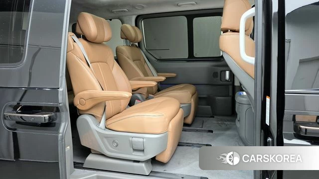 Hyundai Staria 2025 Черный из Кореи, фото 3