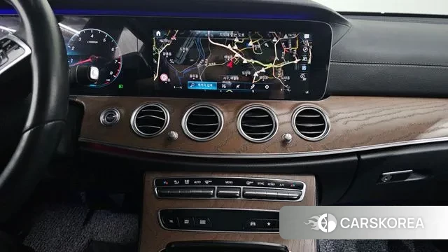 Mercedes-Benz E-Class W213 2021 Белый из Кореи, фото 3