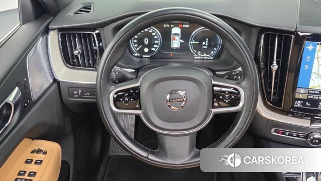 Volvo XC60 second Generation 2020 Белый из Кореи, фото 3