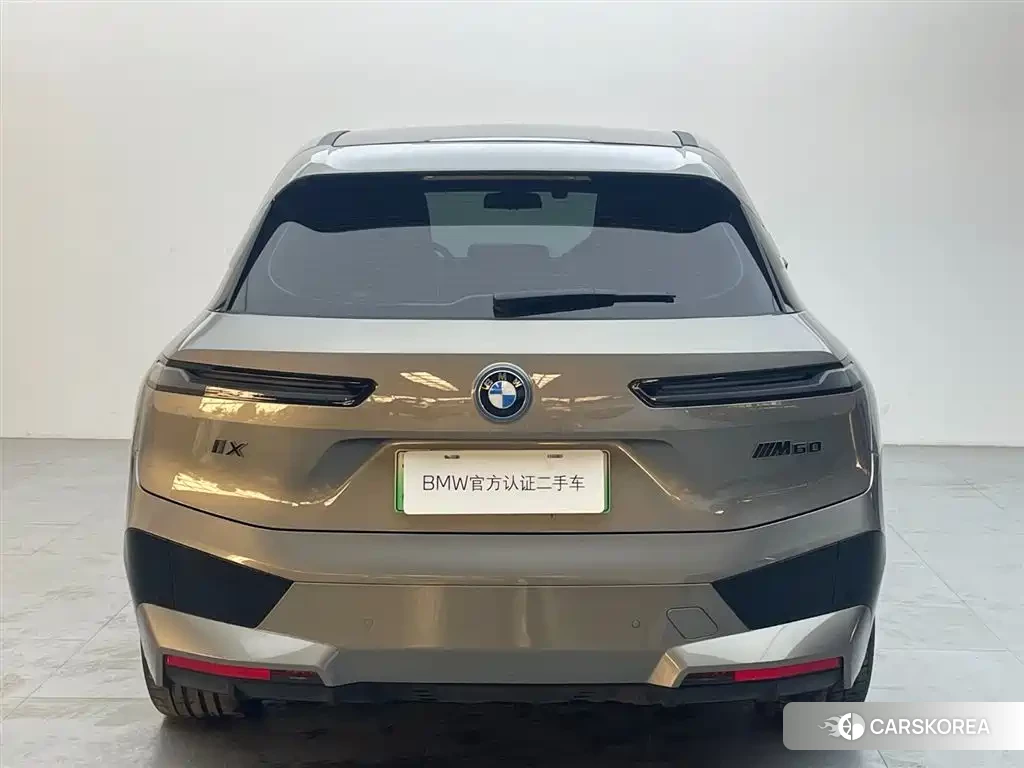BMW iX M60 2022 Silver/gray из Китая, фото 3
