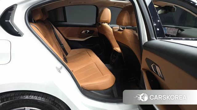 BMW 3 Series (G20) 2023 Белый из Кореи, фото 3