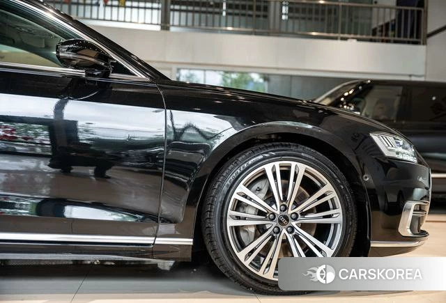 Audi A8 2022 Черный из Китая, фото 3