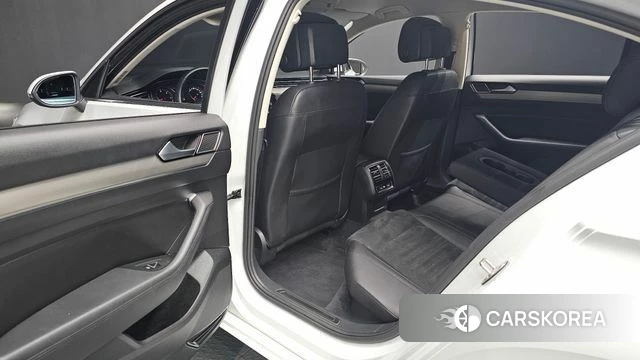 Volkswagen Passat GT (B8) 2018 Белый из Кореи, фото 3