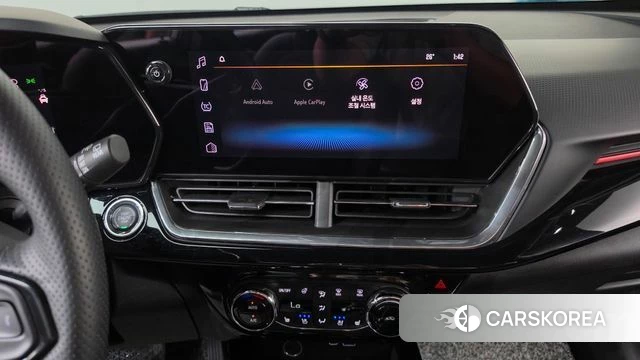 Chevrolet (GM Daewoo) Trax Crossover 2023 Белый из Кореи, фото 3