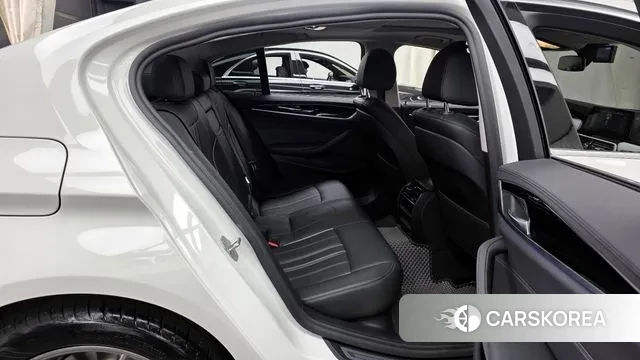 BMW 5 Series (G30) 2020 Белый из Кореи, фото 3