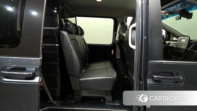 Hyundai Staria 2023 Серый из Кореи, фото 3