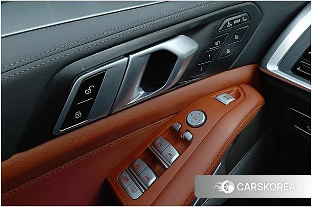 BMW X7 (G07) 2023 Белый из Кореи, фото 3