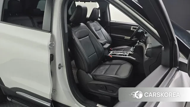 Ford Explorer 6th Generation 2022 Белый из Кореи, фото 3