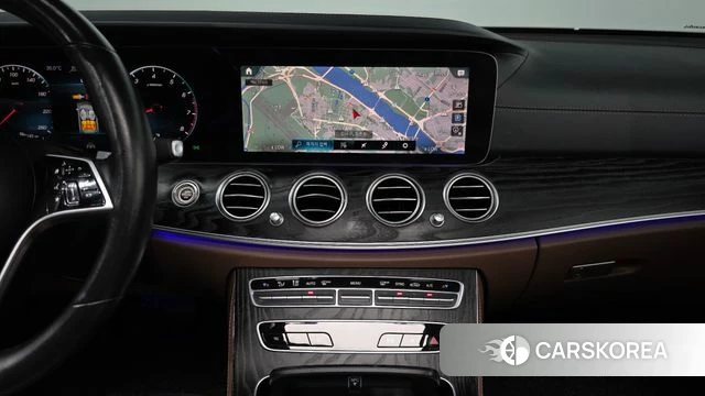 Mercedes-Benz E-Class W213 2021 Черный из Кореи, фото 3