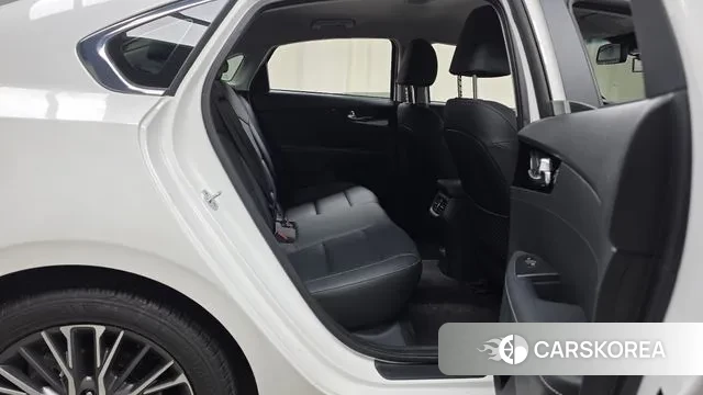 Kia The New K3 2nd generation 2022 Белый из Кореи, фото 3