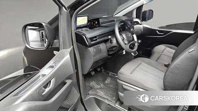 Hyundai Staria 2023 Черный из Кореи, фото 3
