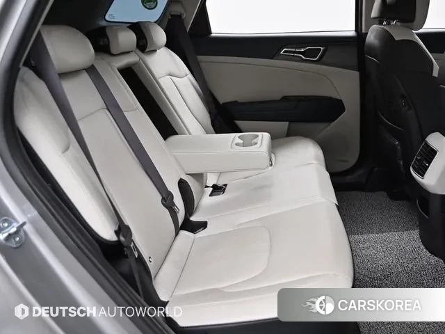 Kia Sportage 5th Generation Hybrid 2023 Серебристо-серый из Кореи, фото 3