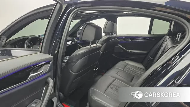 BMW 5 Series (G30) 2021 Черный из Кореи, фото 3