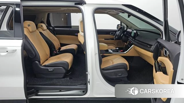 Kia Carnival 4th generation 2023 Белый из Кореи, фото 3