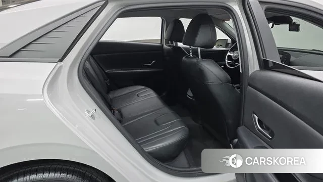 Hyundai Avante (CN7) 2021 Серебристо-серый из Кореи, фото 3