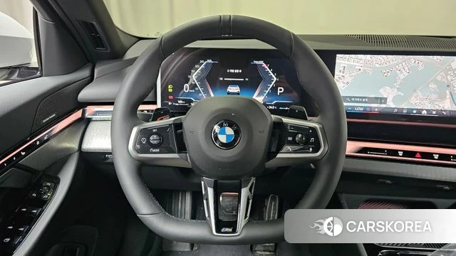 BMW 5 Series (G60) 2025 Белый из Кореи, фото 3