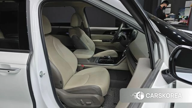 Kia Carnival 4th generation 2023 Белый из Кореи, фото 3