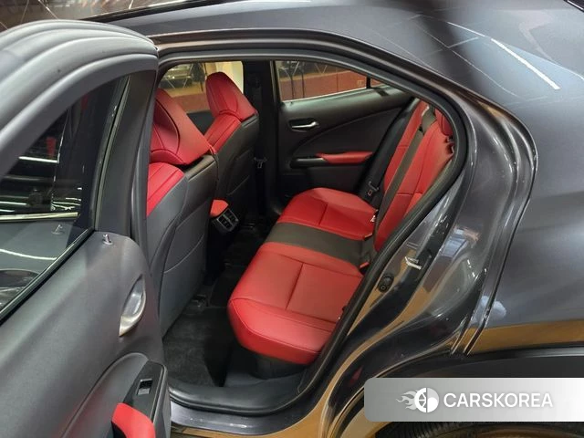 Lexus UX300h 2026 Серый из Кореи, фото 3
