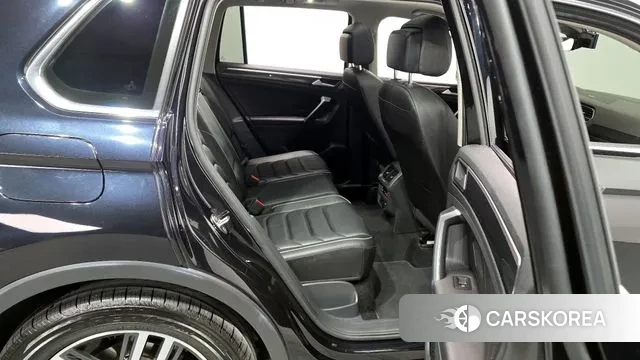 Volkswagen Tiguan second Generation 2021 Черный из Кореи, фото 3