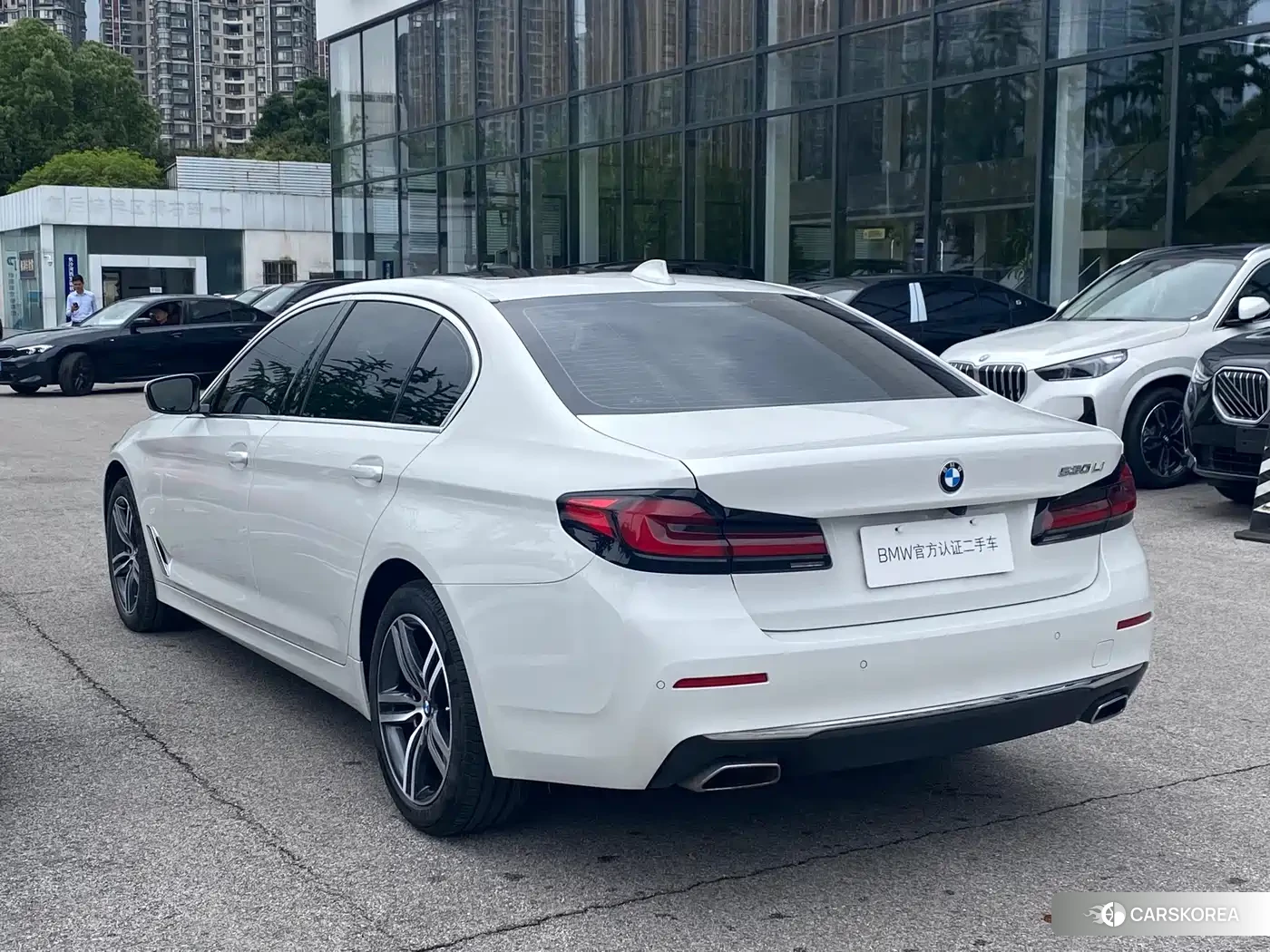 BMW 5 series 2022 Белый из Китая, фото 3