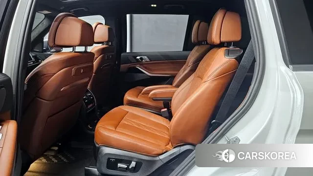 BMW X7 (G07) 2024 Белый из Кореи, фото 3