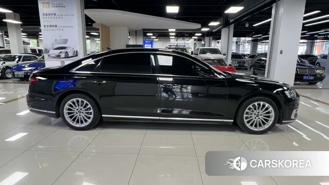Audi A8 2021 Черный из Китая, фото 3