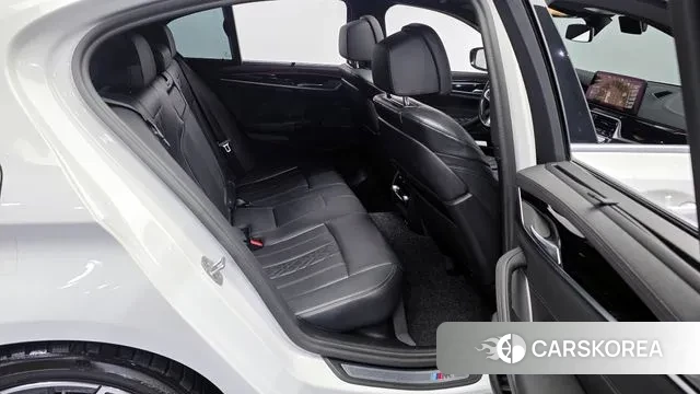 BMW 5 Series (G30) 2022 Белый из Кореи, фото 3