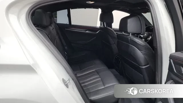 BMW 5 Series (G30) 2022 Белый из Кореи, фото 3