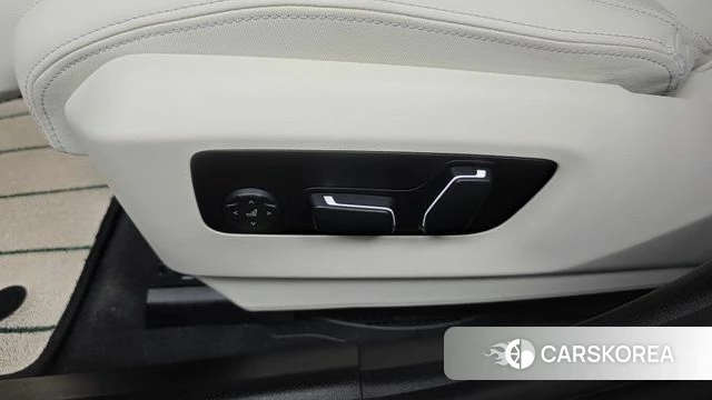 BMW 5 Series (G60) 2024 Серый из Кореи, фото 3