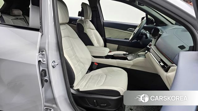 Kia The New Sportage 5th Generation Hybrid 2025 Серебристо-серый из Кореи, фото 3