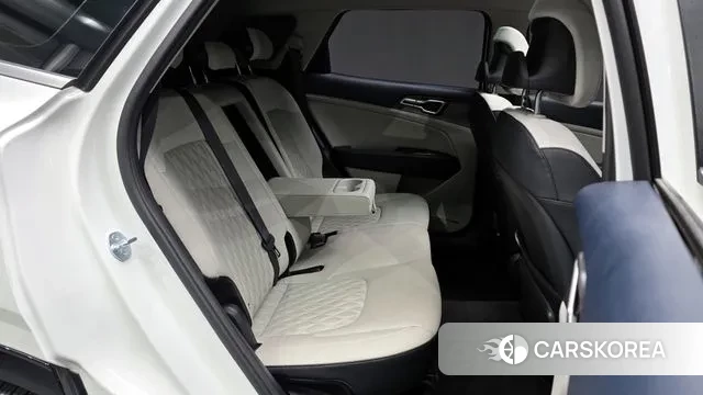 Kia Sportage 5th Generation 2023 Белый из Кореи, фото 3