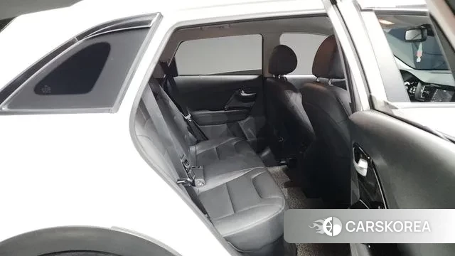 Kia Niro 2018 Белый из Кореи, фото 3