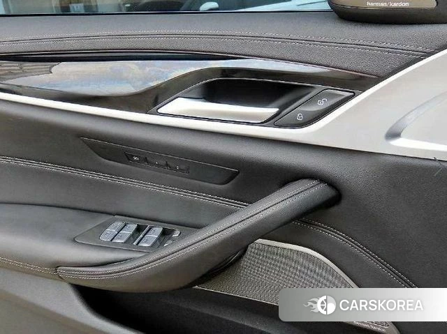 BMW 5 Series (G30) 2023 Белый из Кореи, фото 3